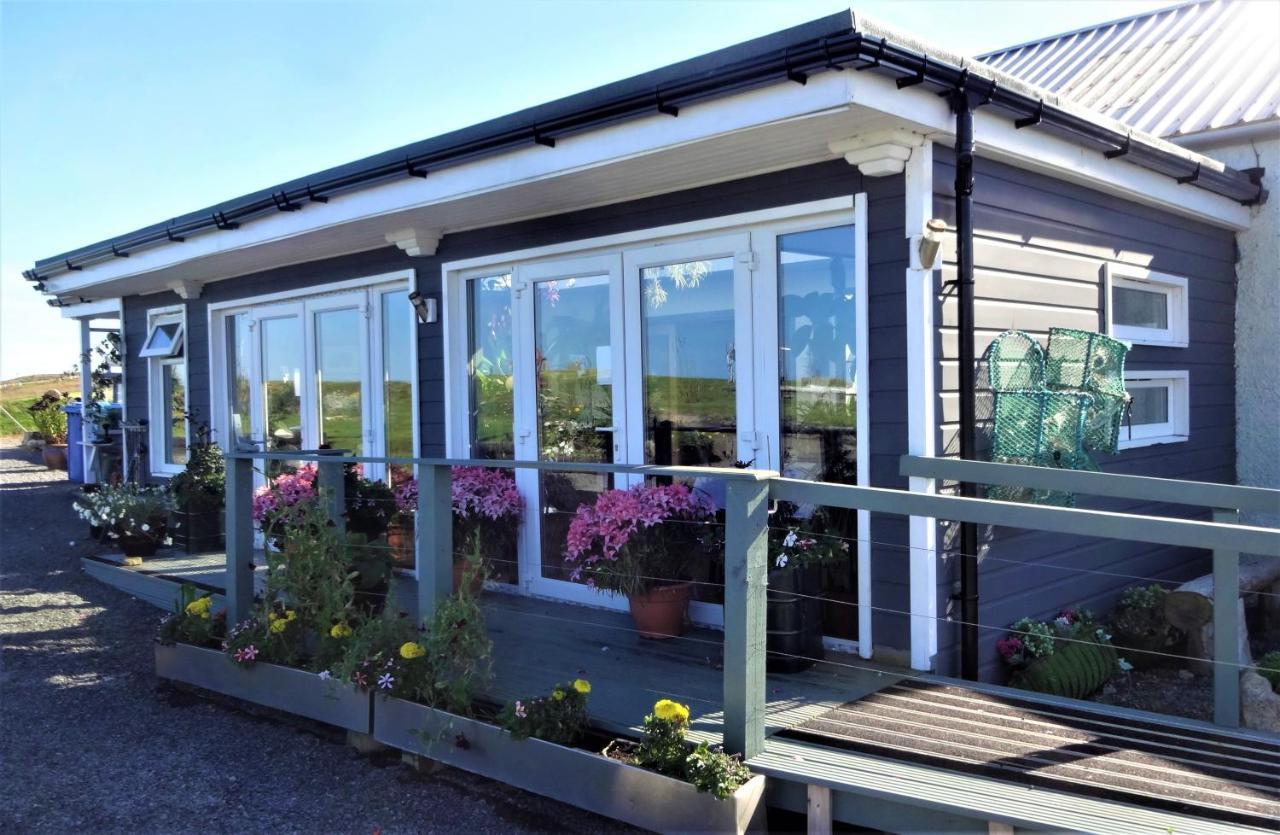Salmon Landings Hotel Strathy Point Exterior photo